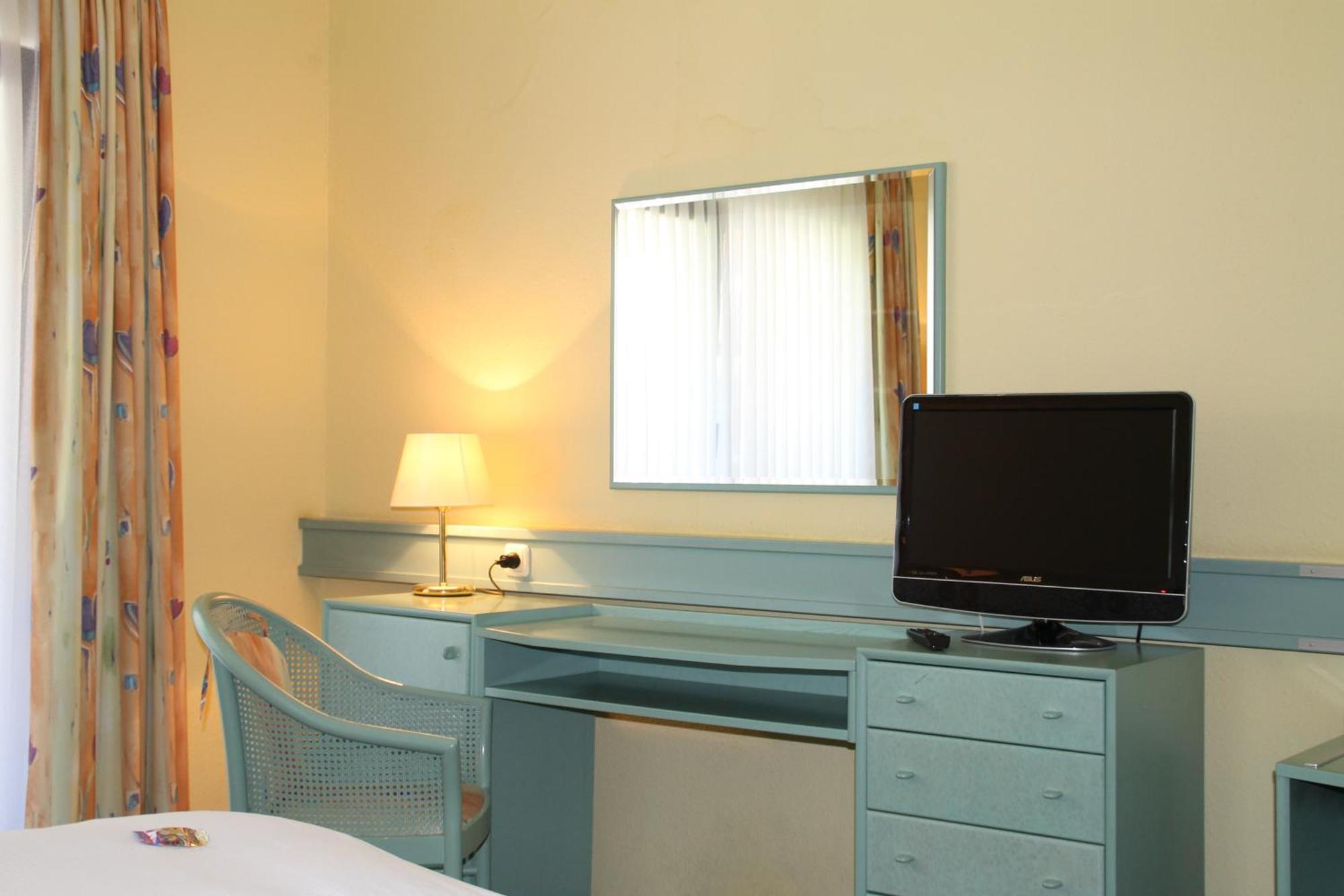 Hotel Forsthaus Берлин Екстериор снимка